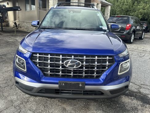Used 2022 Hyundai Venue Limited w/ Cargo Package FWD image 8