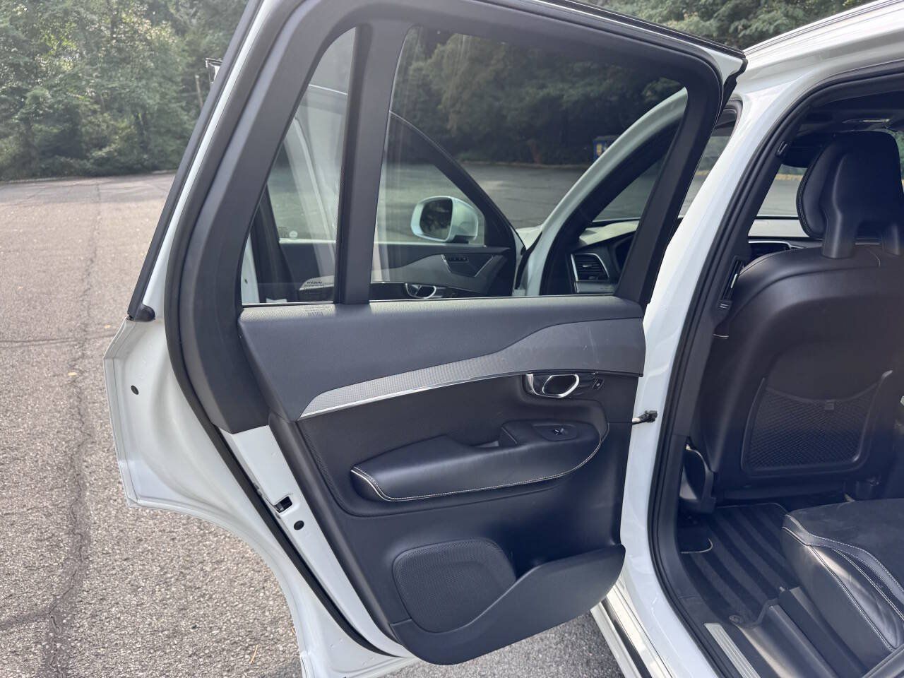 Used 2016 Volvo XC90 T6 R-Design AWD/4WD image 18