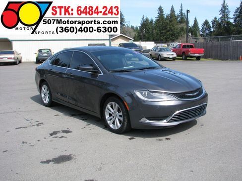 Used 2015 Chrysler 200 Limited w/ Convenience Group image 9