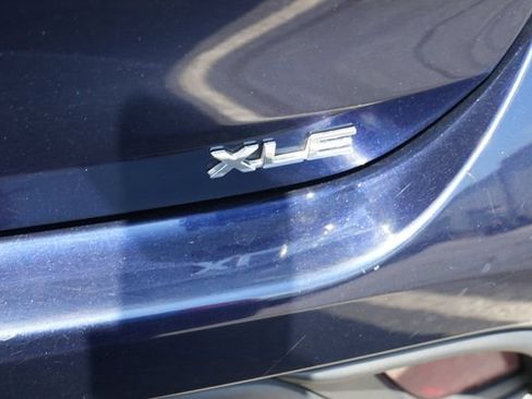 Used 2024 Toyota Highlander XLE FWD image 10