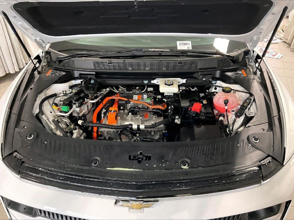 Used 2024 Chevrolet Equinox EV LT w/ LPO, Active Package FWD image 30