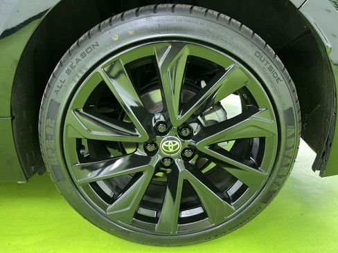 Used 2023 Toyota Corolla SE w/ SE Premium Package image 15