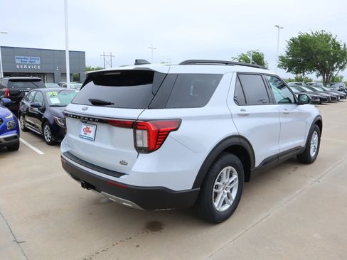 New 2026 Ford Explorer Active w/ Active Comfort Package RWD image 22
