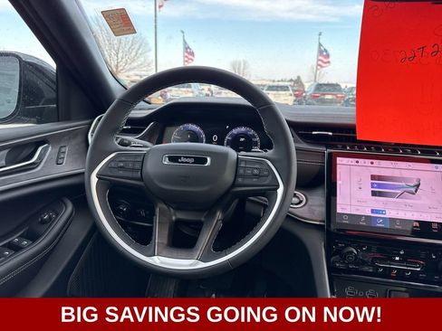 New 2025 Jeep Grand Cherokee Limited w/ Black Appearance Package image 45