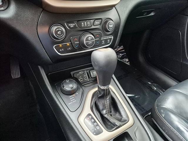 Used 2017 Jeep Cherokee High Altitude AWD/4WD image 19