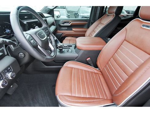 Used 2025 GMC Sierra 1500 Denali Ultimate AWD/4WD image 6