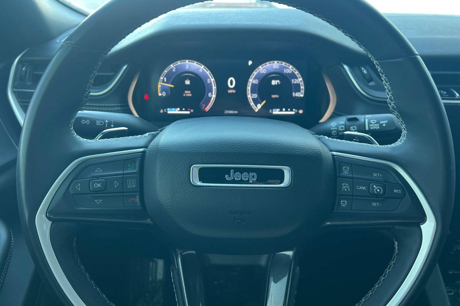Used 2023 Jeep Grand Cherokee Altitude AWD/4WD image 27