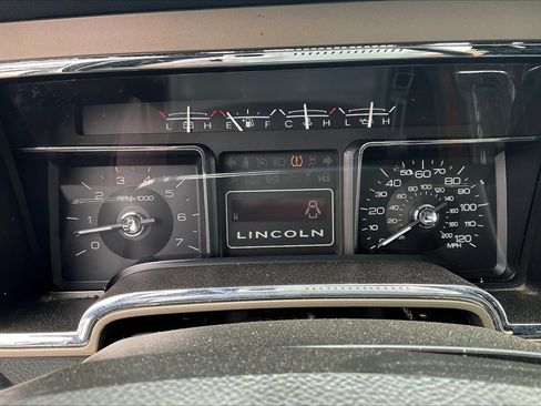 Used 2014 Lincoln Navigator 2WD image 20