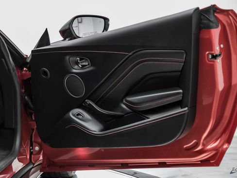 Used 2019 Aston Martin V8 Vantage Coupe RWD image 86