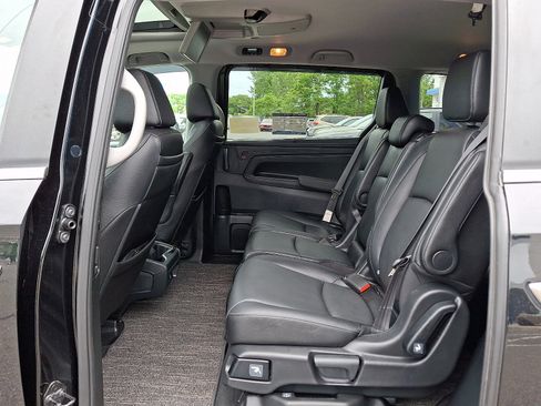 Used 2023 Honda Odyssey Touring image 12