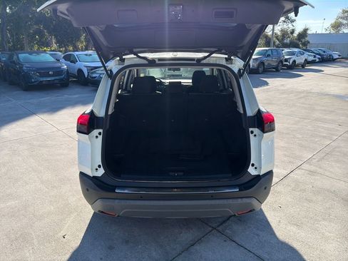 Used 2023 Nissan Rogue SV image 33