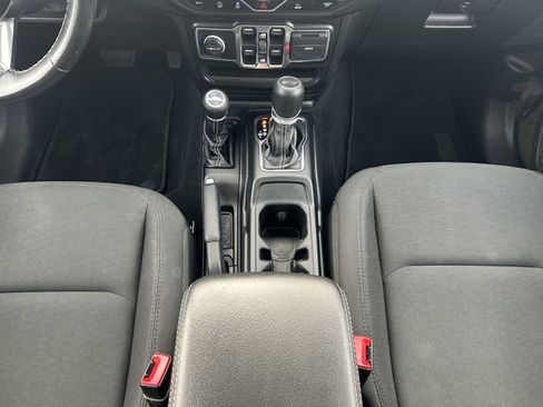 Used 2021 Jeep Wrangler Unlimited Sahara w/ Uconnect 4C Nav & Sound Group image 17