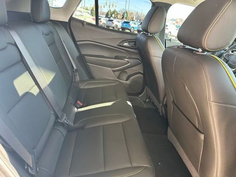 Used 2025 Chevrolet Trax ACTIV w/ Sunroof Package image 19