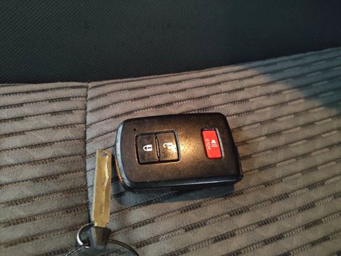 Used 2021 Toyota 4Runner SR5 RWD image 32