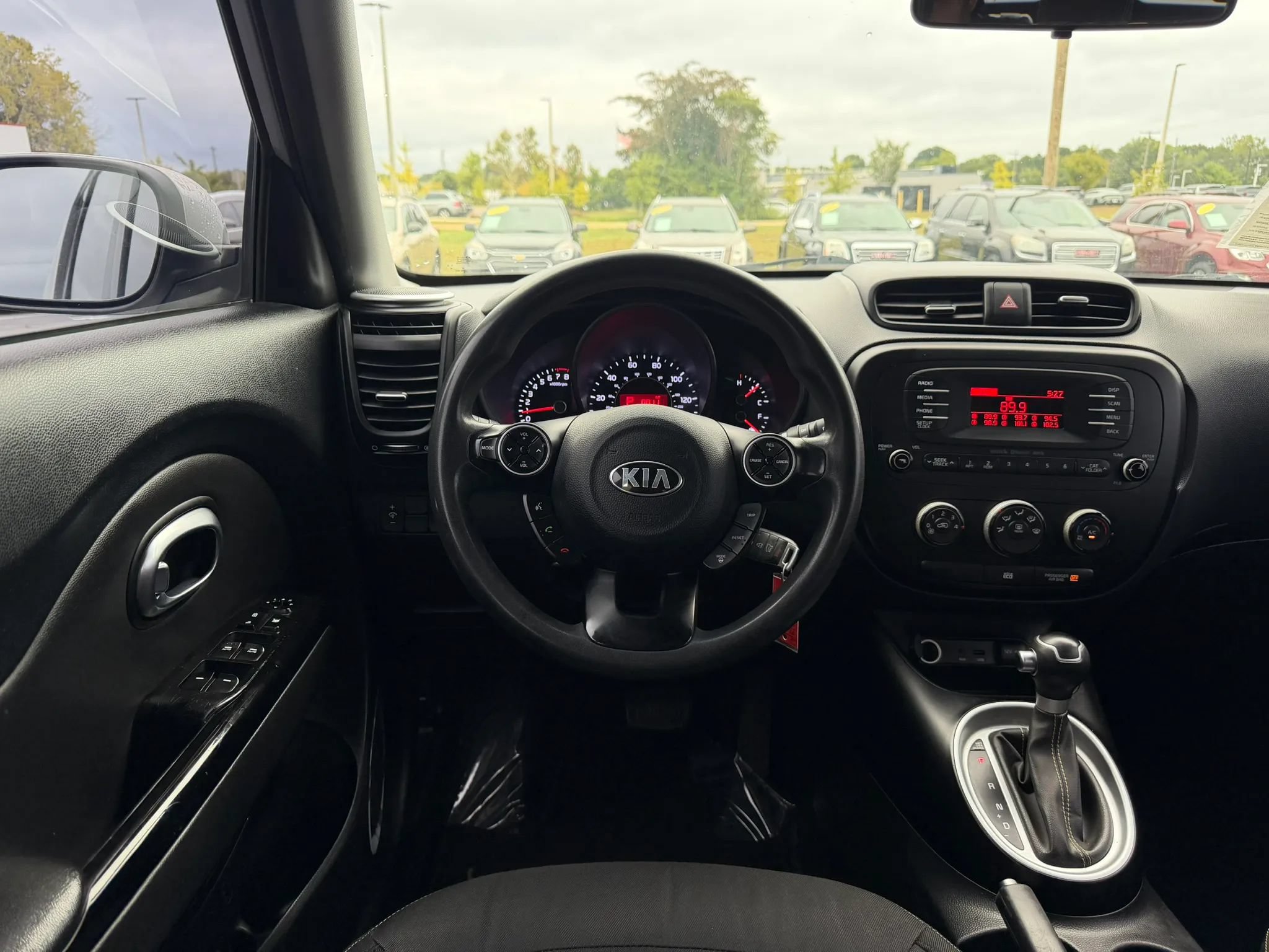 Used 2014 Kia Soul + FWD image 10