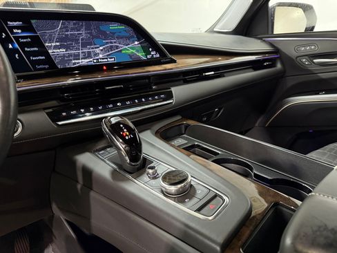 Certified 2023 Cadillac Escalade Sport Platinum w/ LPO, ONYX Package AWD/4WD image 16