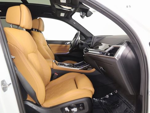 Used 2023 BMW X7 xDrive40i w/ M Sport Package image 13