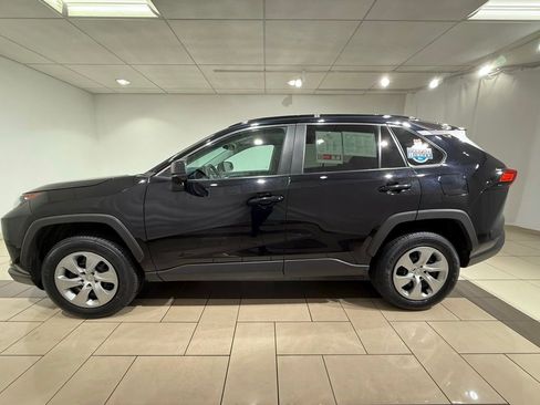Used 2021 Toyota RAV4 LE image 2