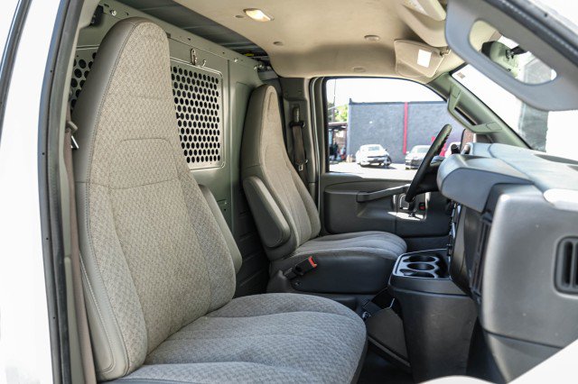 Used 2020 Chevrolet Express 3500 w/ Driver Convenience Package RWD image 24