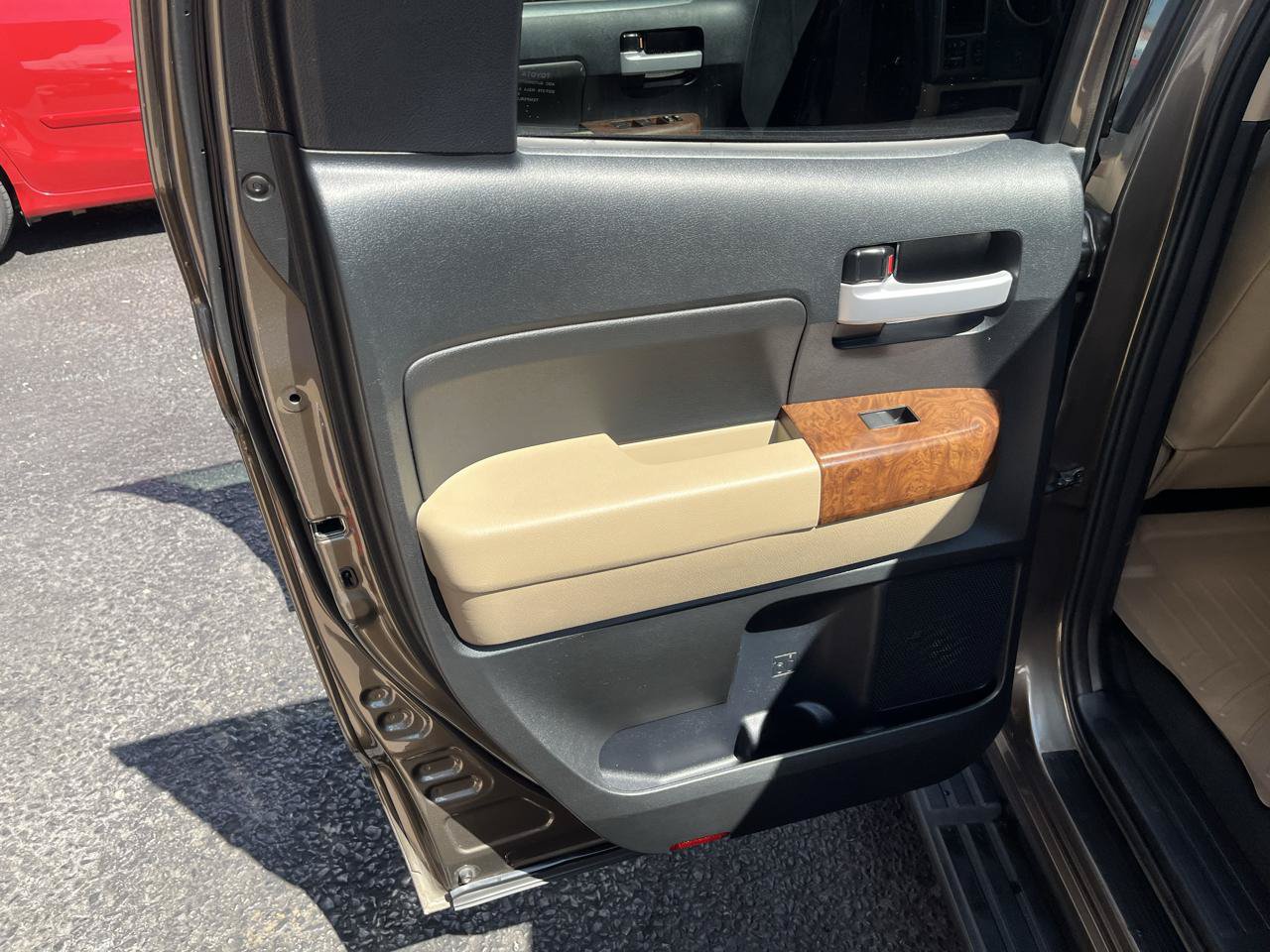 Used 2012 Toyota Tundra Limited AWD/4WD image 25