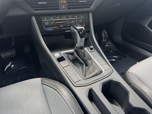 Used 2025 Volkswagen Jetta SE FWD image 42