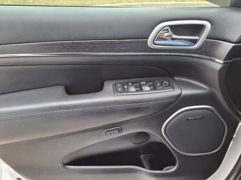 Used 2018 Jeep Grand Cherokee High Altitude image 24