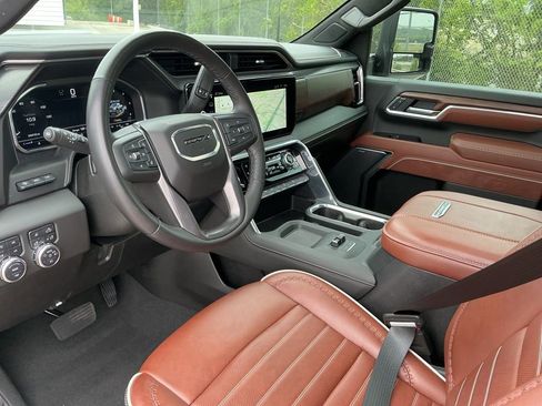 Used 2025 GMC Sierra 2500 Denali Ultimate image 30