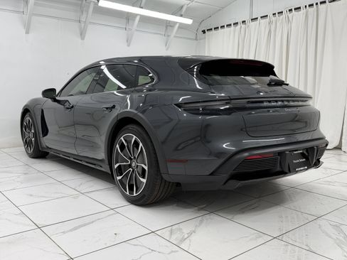 Certified 2022 Porsche Taycan 4 Cross Turismo AWD/4WD image 3