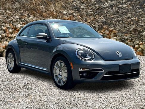 Used 2019 Volkswagen Beetle 2.0T SE image 9