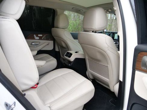 Used 2022 Mercedes-Benz GLS 450 4MATIC image 42