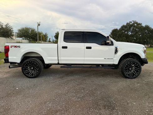 Used 2020 Ford F250 XLT w/ XLT Value Package AWD/4WD image 4