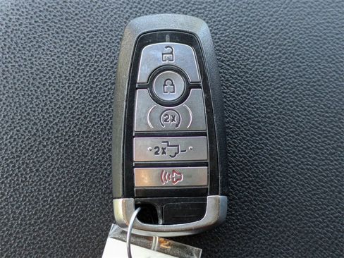 Used 2023 Ford F150 Lariat w/ Trailer Tow Package image 33