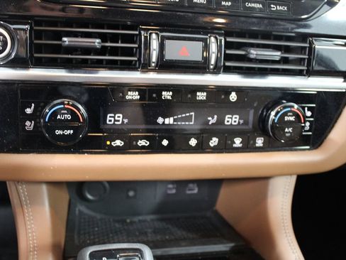 Used 2023 Nissan Pathfinder Platinum AWD/4WD image 33
