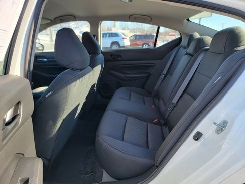 Used 2024 Nissan Altima 2.5 SV image 16