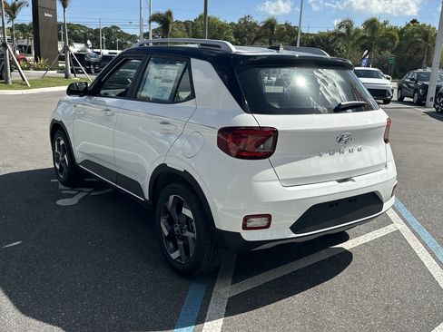 New 2026 Hyundai Venue SEL image 9