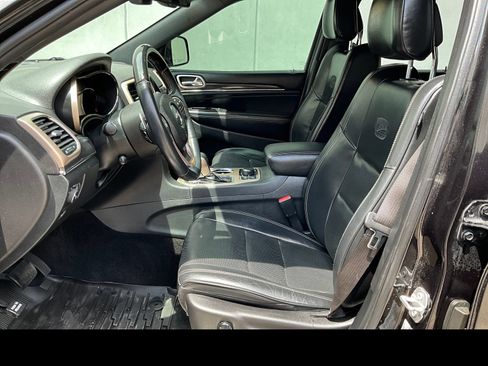 Used 2016 Jeep Grand Cherokee Overland AWD/4WD image 2