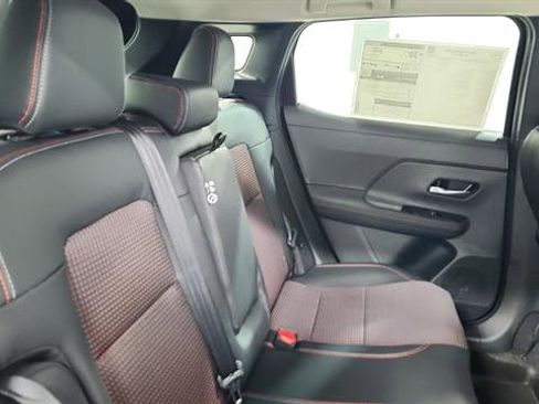Used 2025 Nissan Kicks SR AWD/4WD image 26
