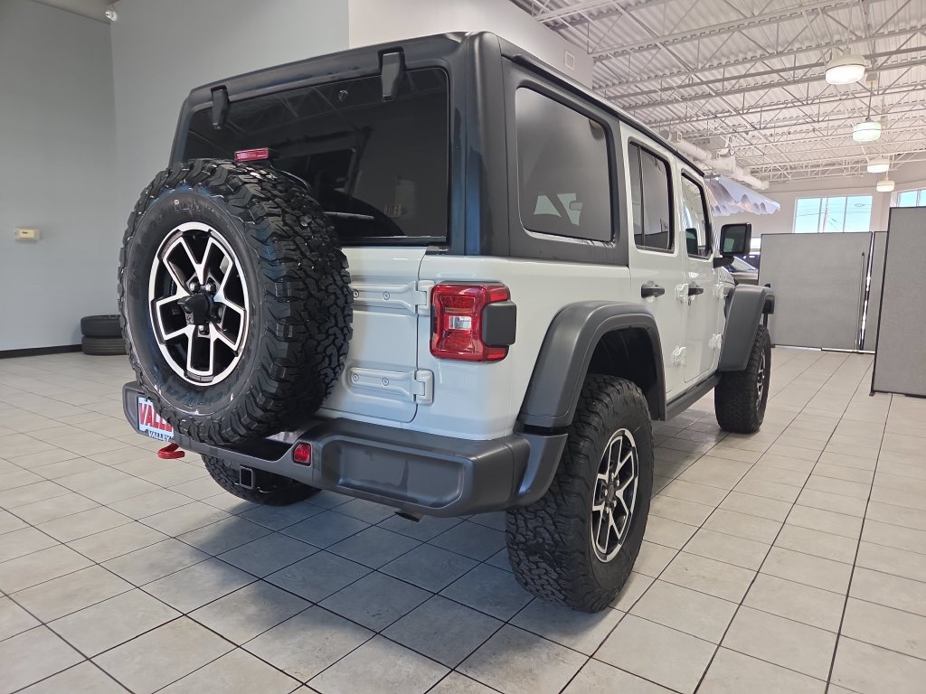 Used 2026 Jeep Wrangler Unlimited Rubicon AWD/4WD image 11