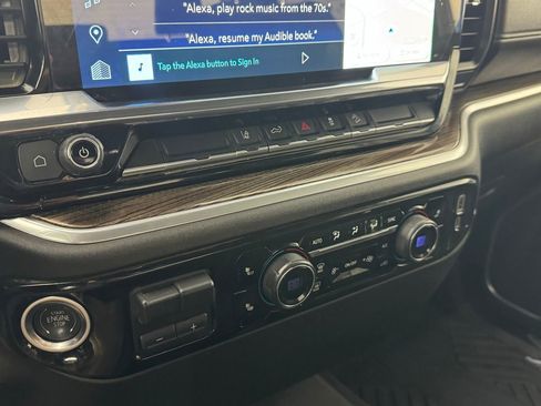 Used 2025 Chevrolet Silverado 2500 LT image 20