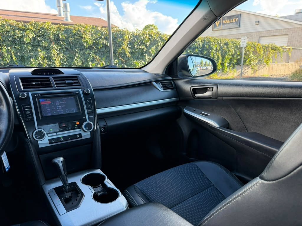 Used 2012 Toyota Camry SE FWD image 21