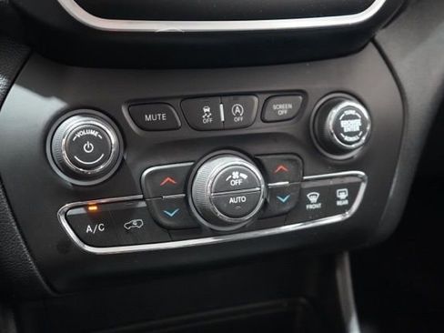 Used 2022 Jeep Cherokee Latitude Lux image 29