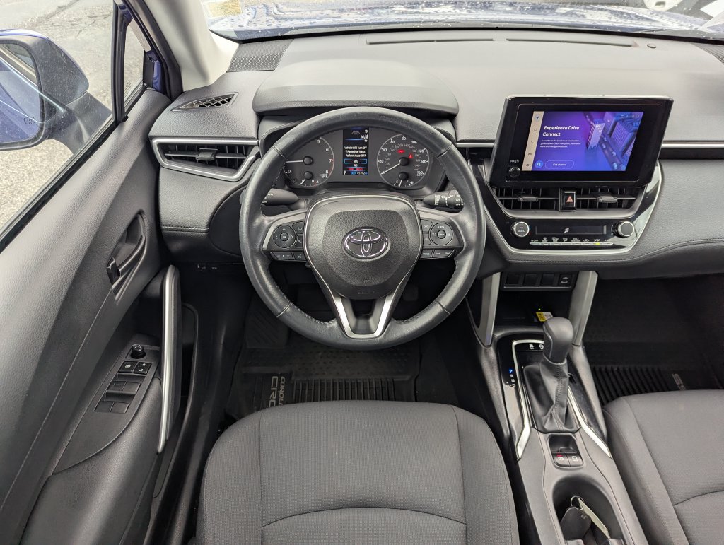Used 2023 Toyota Corolla Cross LE AWD/4WD image 26