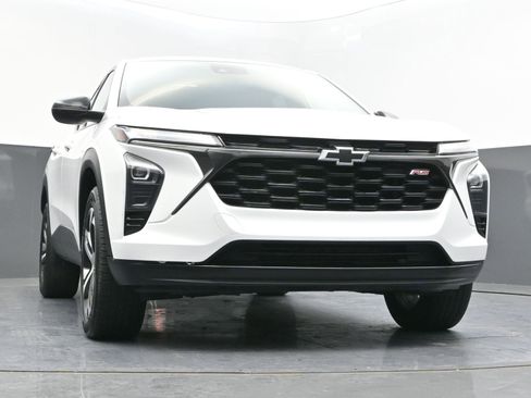 Used 2024 Chevrolet Trax RS w/ Driver Confidence Package image 32