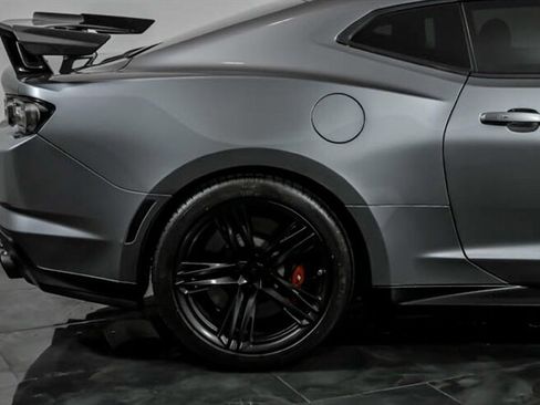 Used 2020 Chevrolet Camaro ZL1 image 12