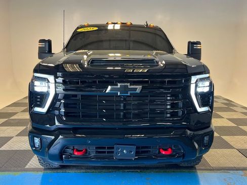 Used 2025 Chevrolet Silverado 2500 LT w/ Trail Boss Package image 2