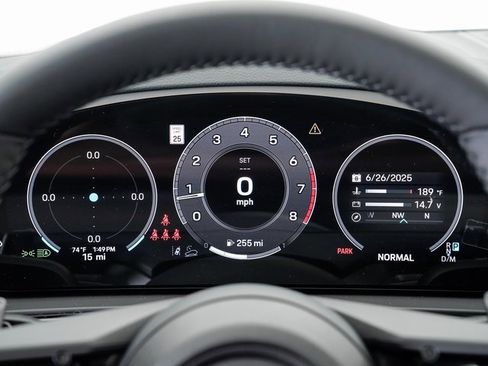 Used 2025 Porsche Cayenne image 17