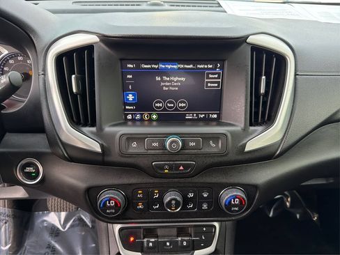 Used 2022 GMC Terrain SLE w/ Driver Convenience Package FWD image 14