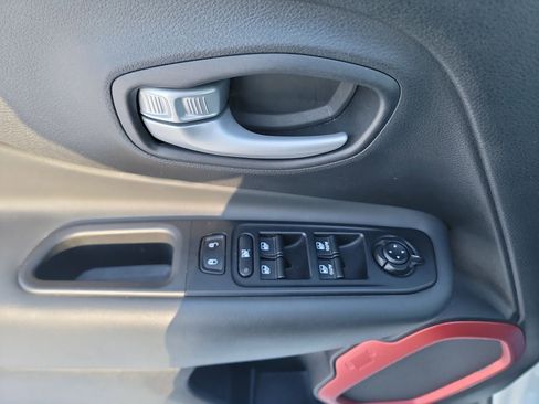 Used 2023 Jeep Renegade Trailhawk image 11