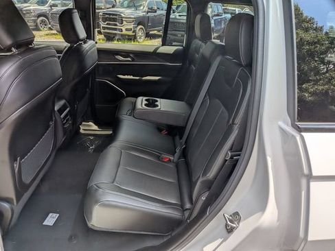 New 2026 Jeep Grand Cherokee Limited AWD/4WD image 13