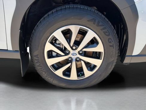 Used 2025 Subaru Outback Premium AWD/4WD image 9